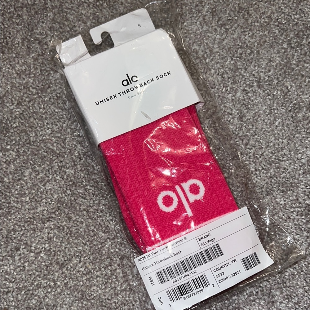 Alo Yoga Pink Throwback Socks
